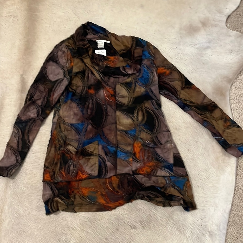 Stain Mart top. Blue red black and brown.